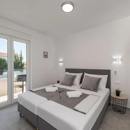 Pool Apartments Villa Meteorite Novalja Exterior photo