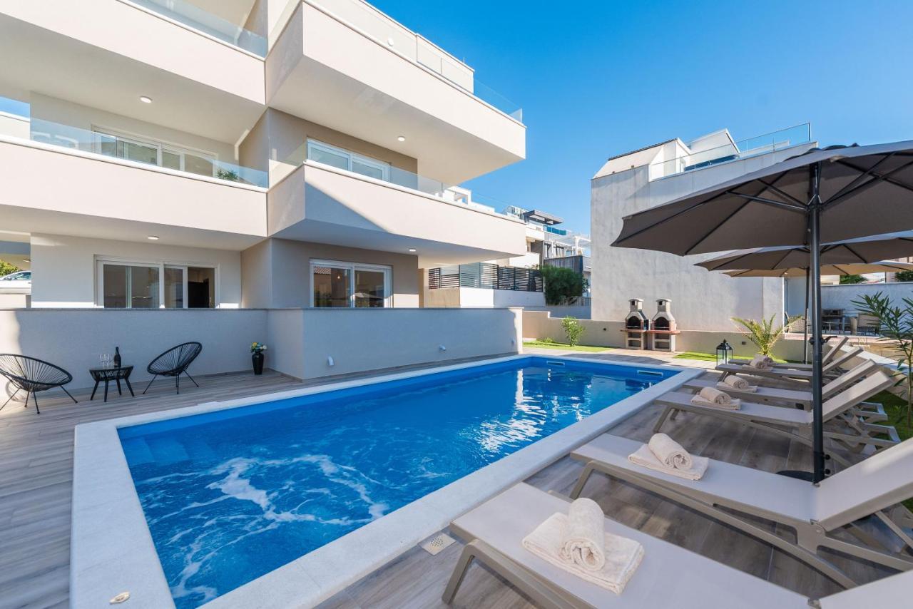 Pool Meteorite Apartment Novalja